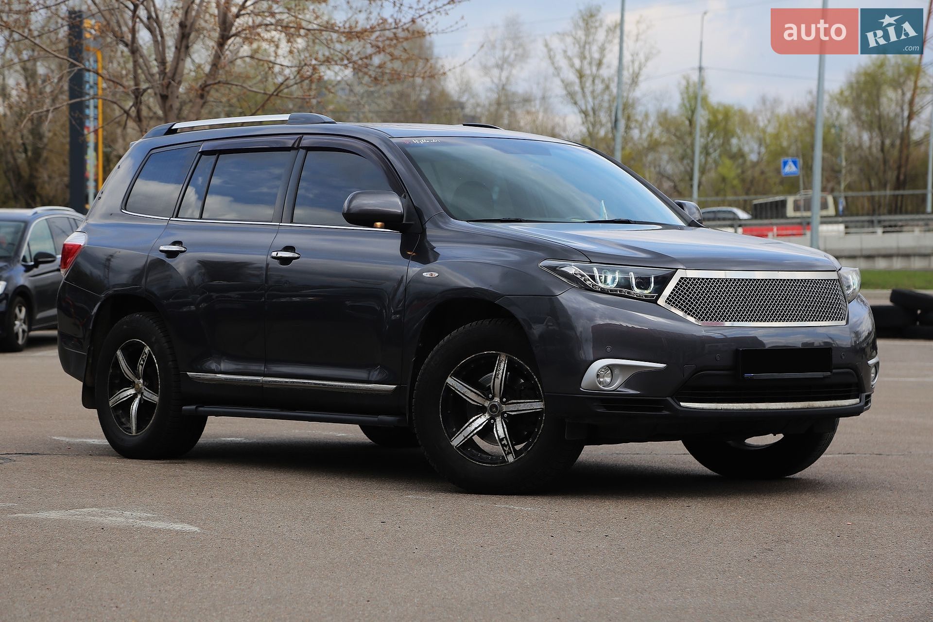 Головне фото звіту автомобіля TOYOTA HIGHLANDER 2012