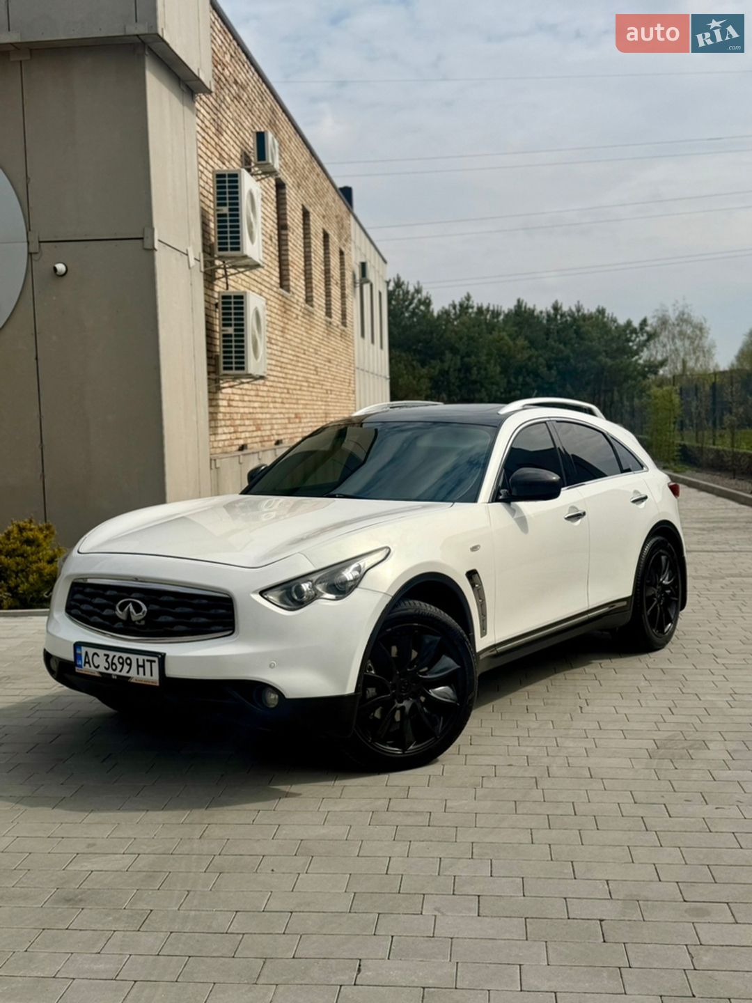 INFINITI FX37 2010