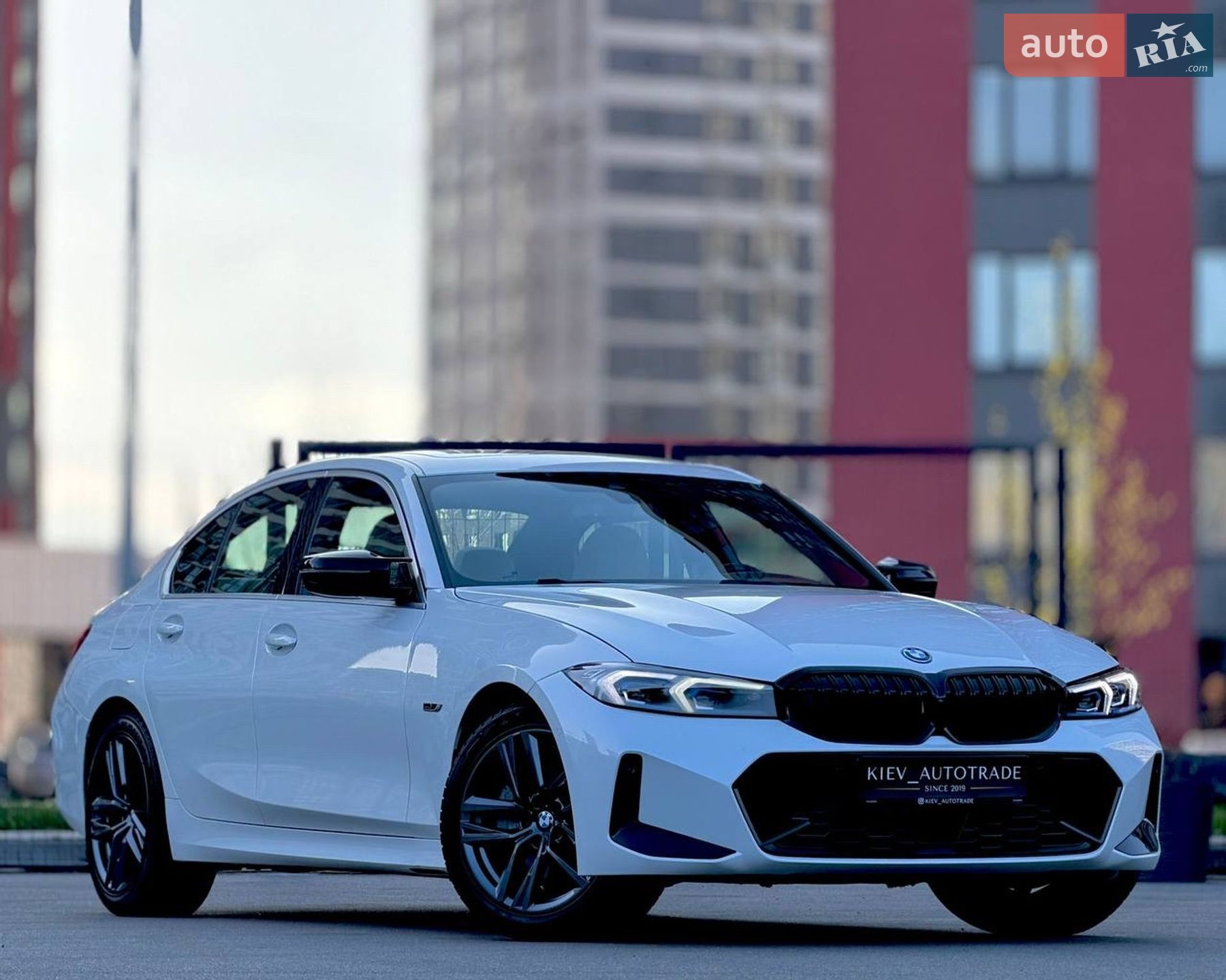 BMW 330Е 2022