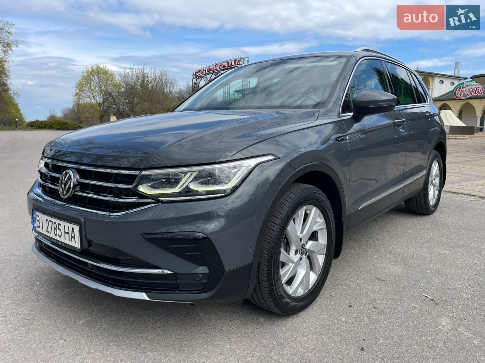 VOLKSWAGEN TIGUAN 2021