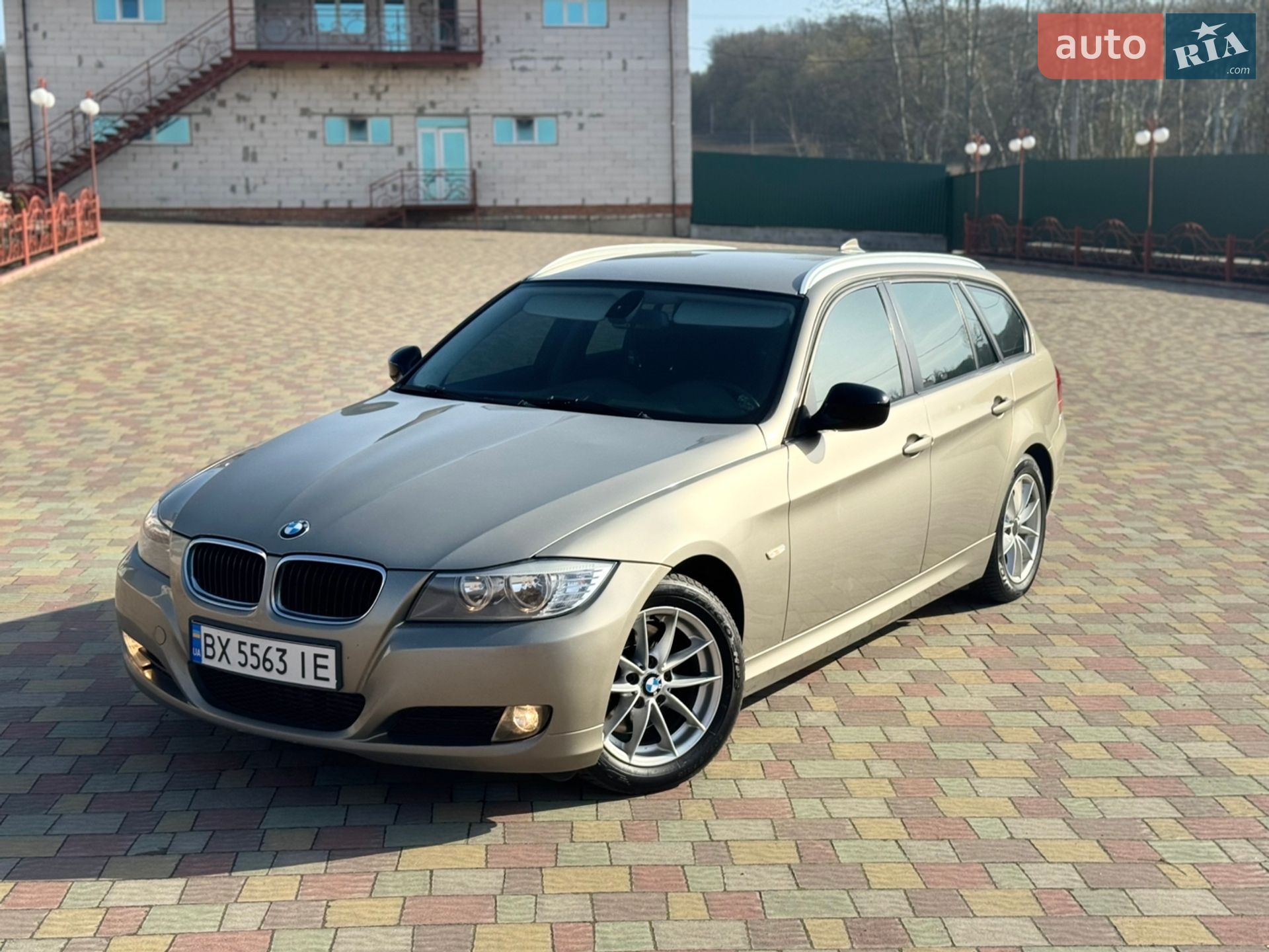 Головне фото звіту автомобіля BMW 320D 2011