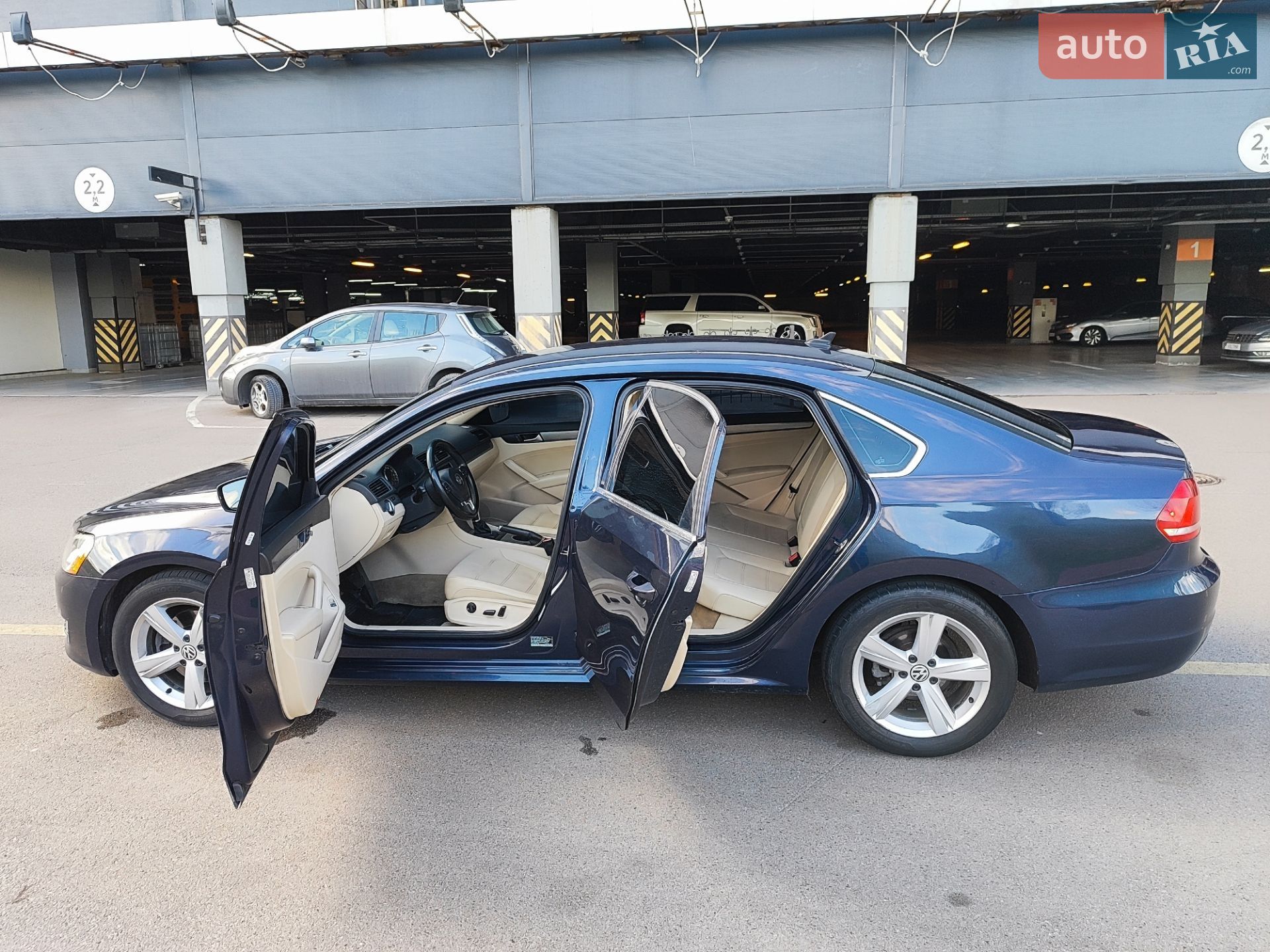 VOLKSWAGEN PASSAT 2014