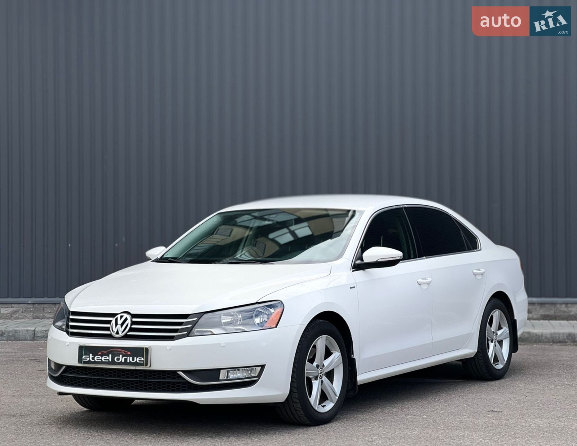 VOLKSWAGEN PASSAT 2012