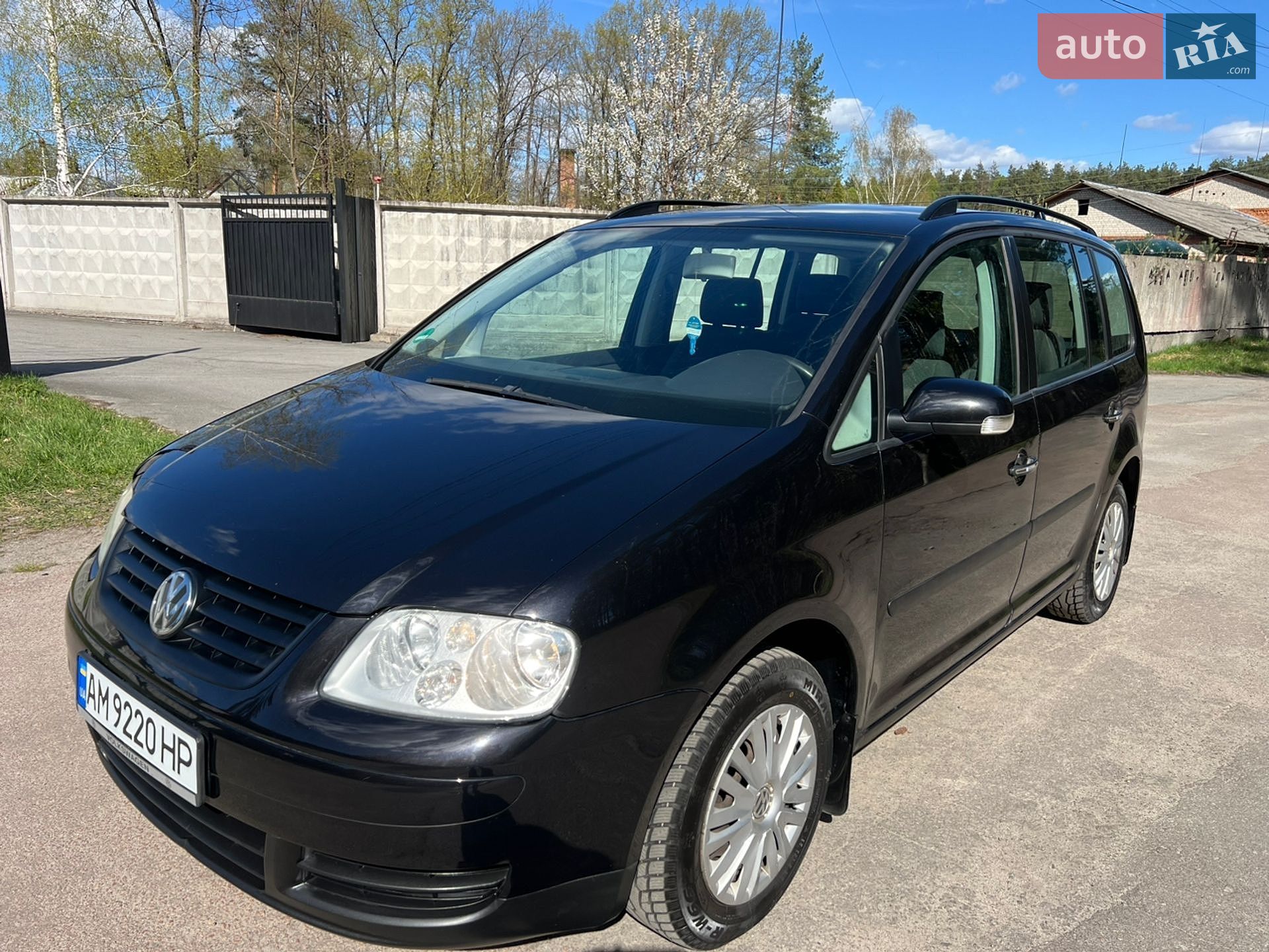 VOLKSWAGEN TOURAN 2004