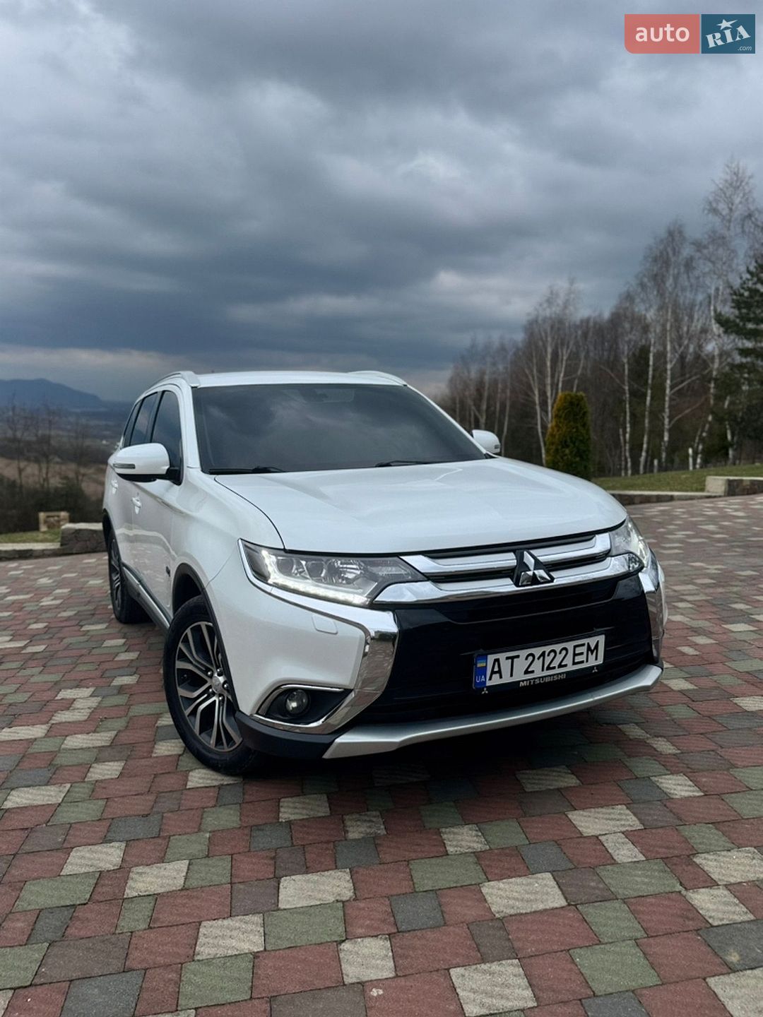 Головне фото звіту автомобіля MITSUBISHI OUTLANDER 2015