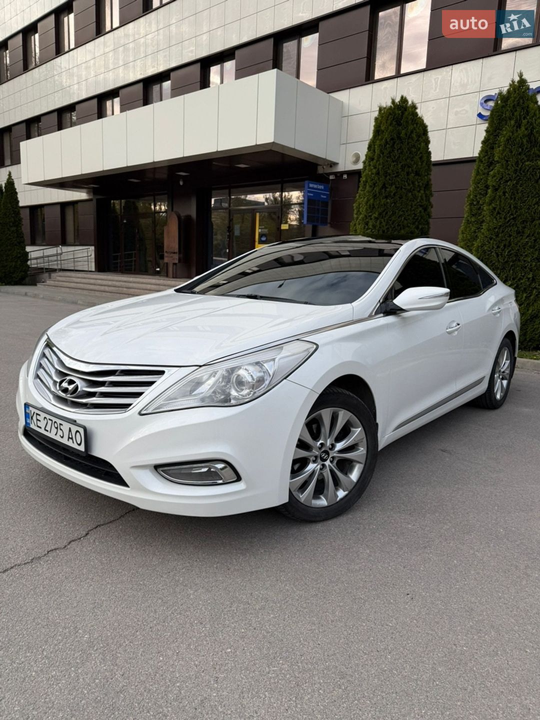 HYUNDAI AZERA 2011