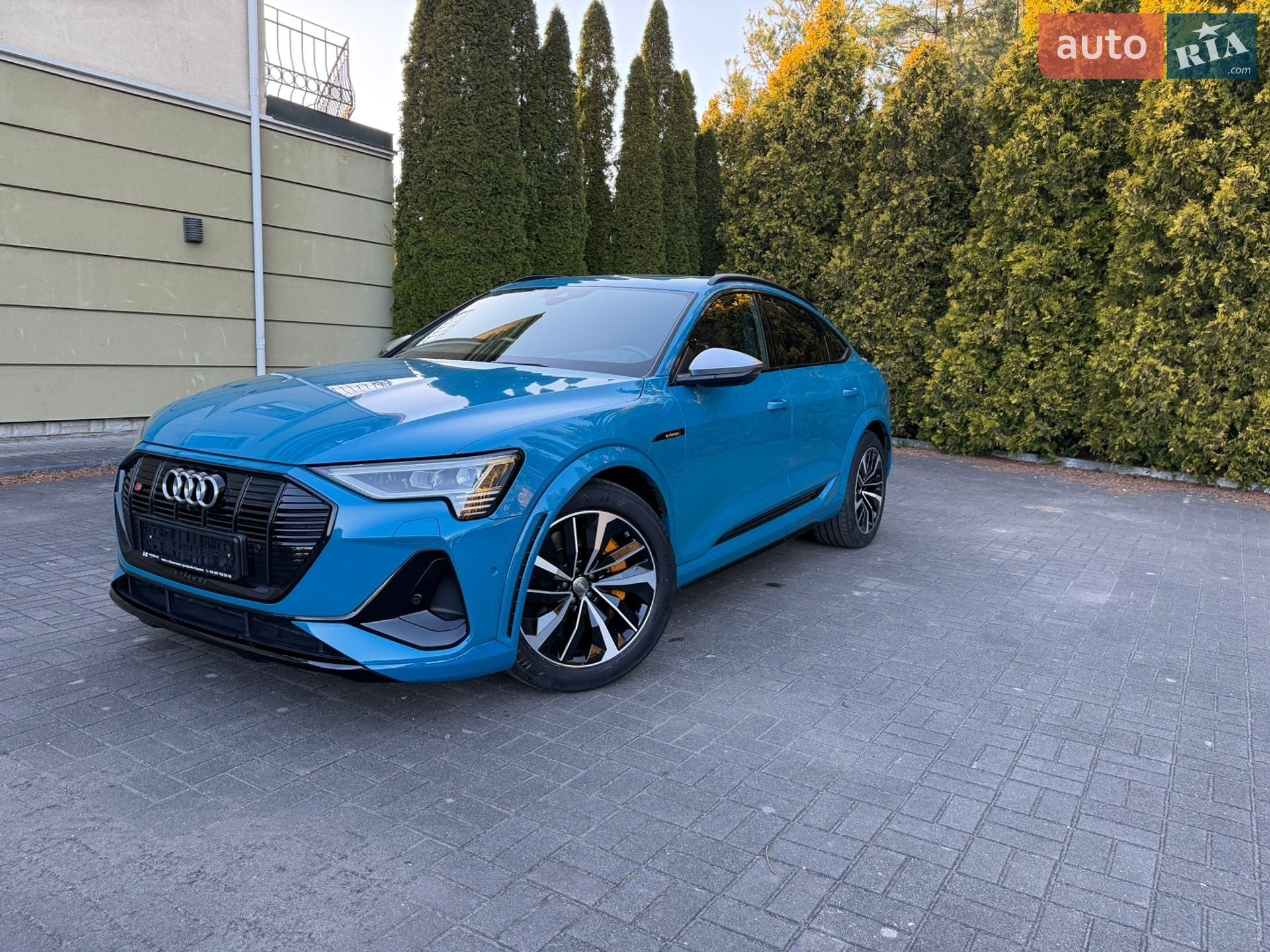 Головне фото звіту автомобіля AUDI E-TRON S SPORTBACK 2021
