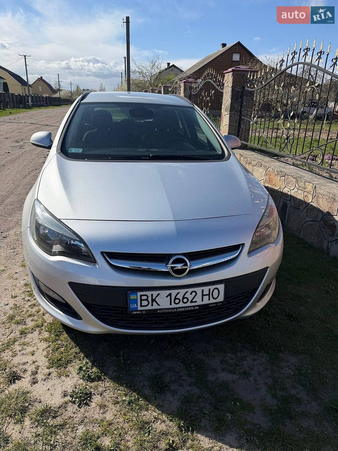 Головне фото звіту автомобіля OPEL ASTRA SPORTS TOURER 2014