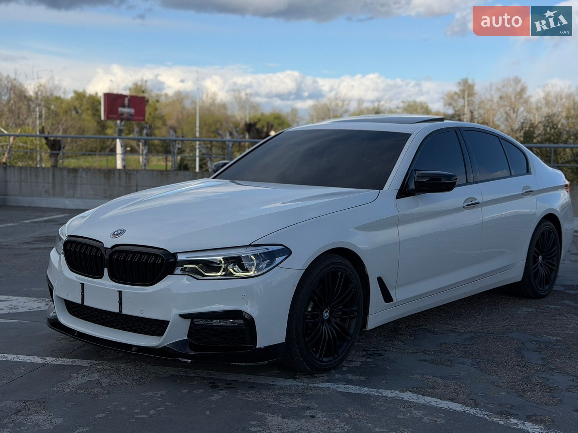 Головне фото звіту автомобіля BMW 540I 2017