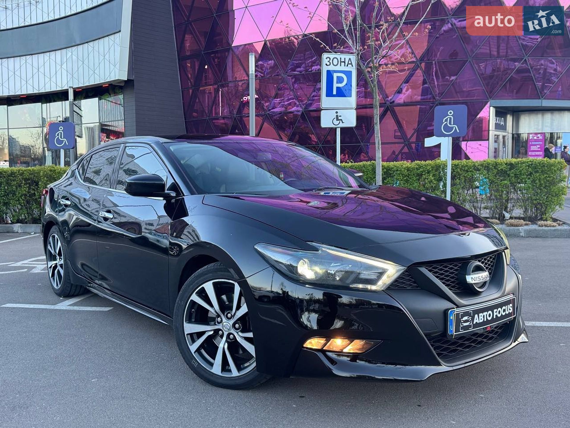 NISSAN MAXIMA 2016