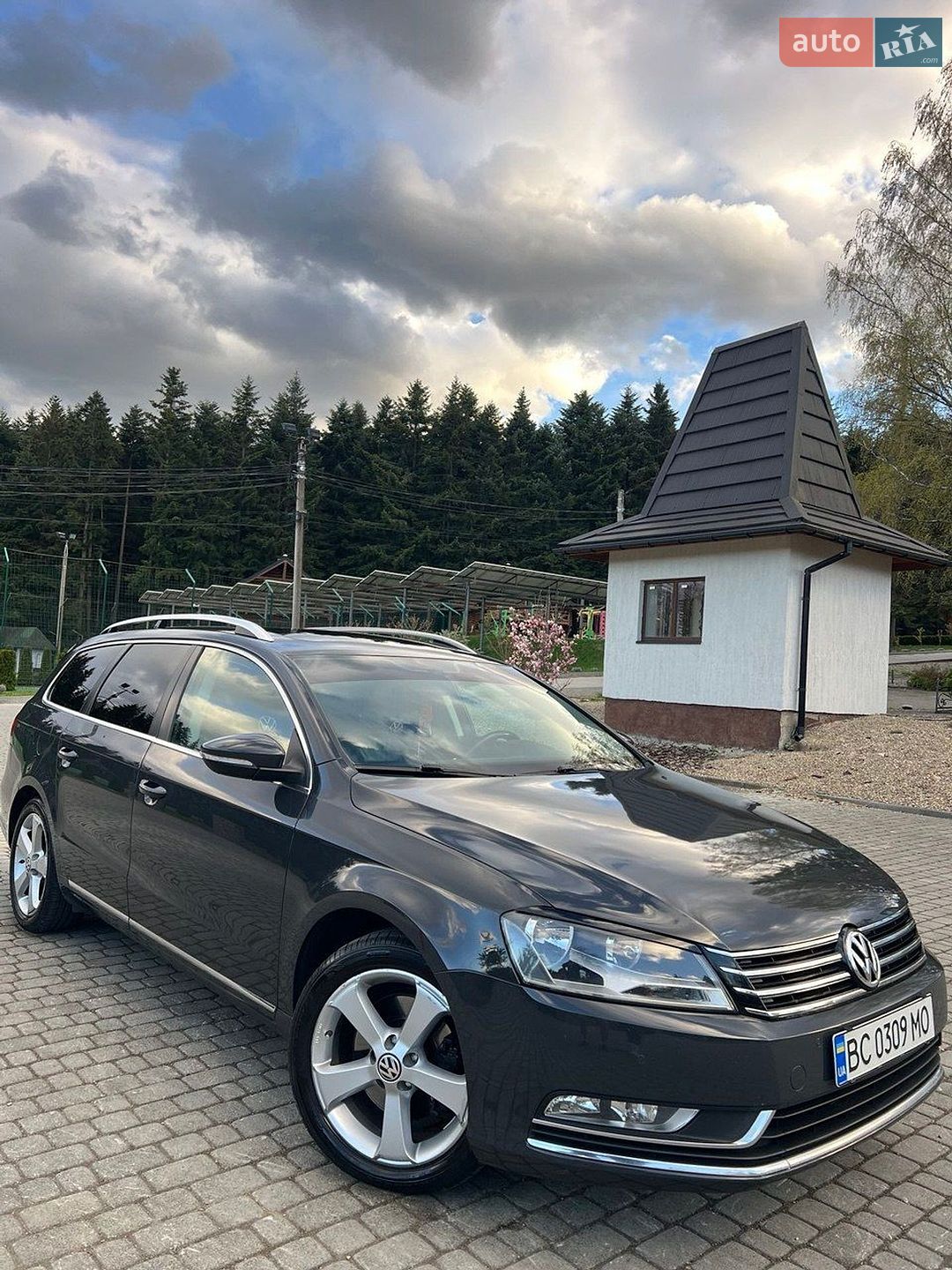 VOLKSWAGEN PASSAT 2011