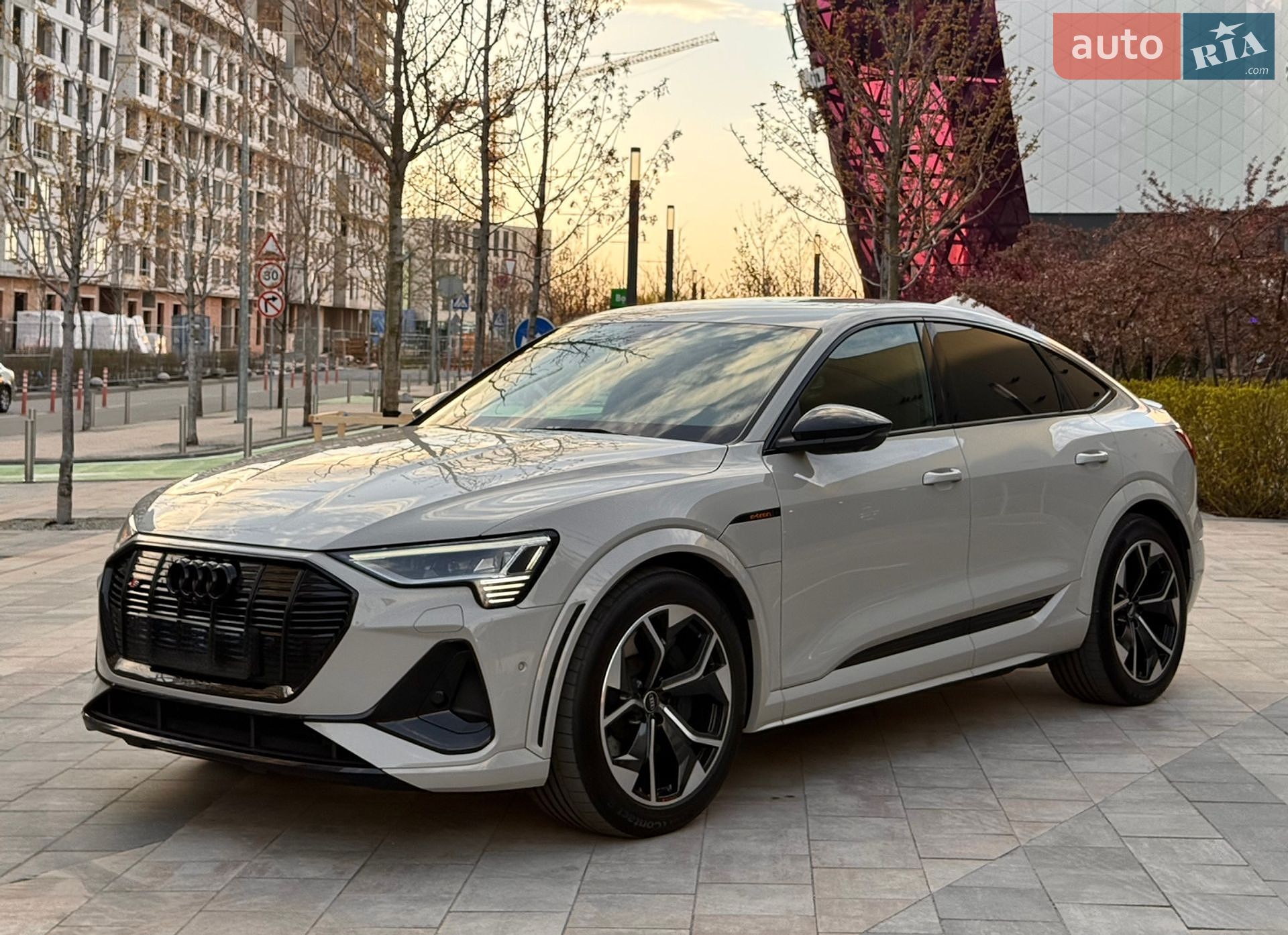 AUDI E-TRON S SPORTBACK
