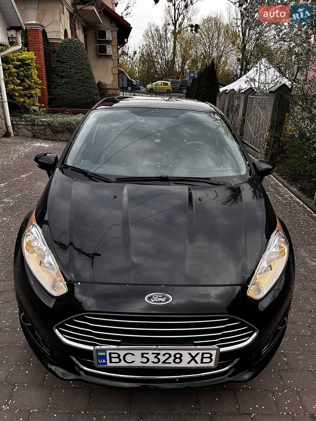 Головне фото звіту автомобіля FORD FIESTA 2015
