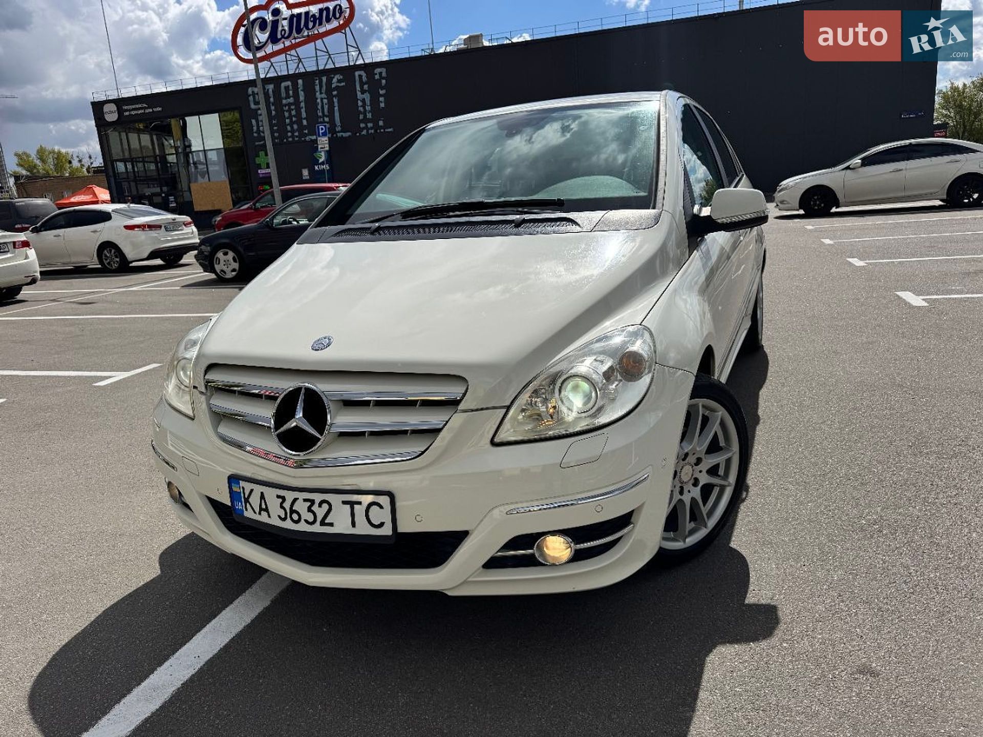 MERCEDES-BENZ B 180 2010