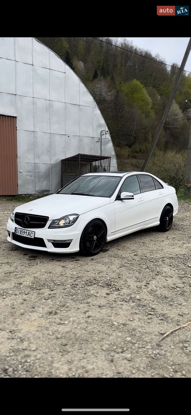 MERCEDES-BENZ C 300 2013