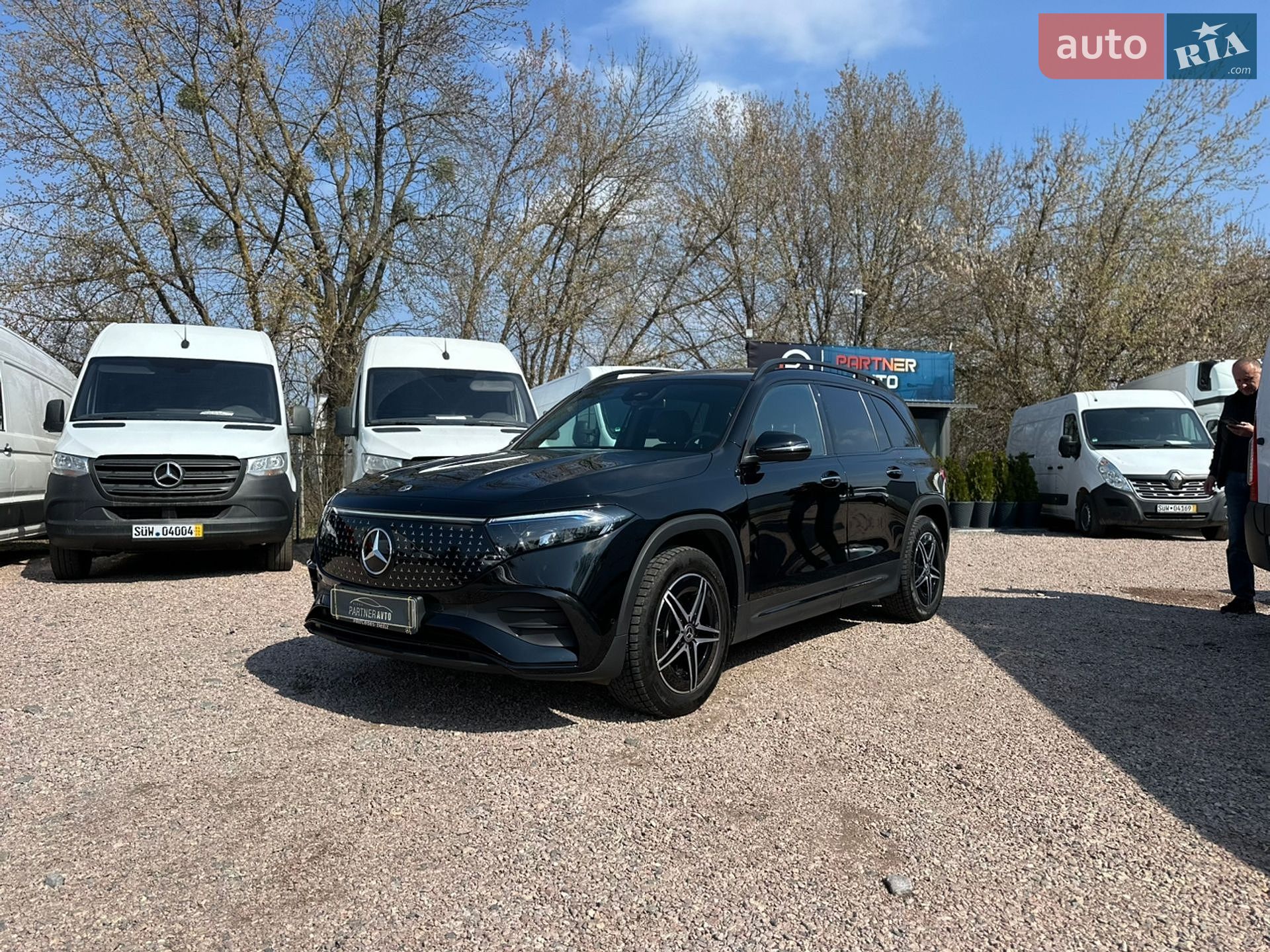 MERCEDES-BENZ EQB 250+ 2025