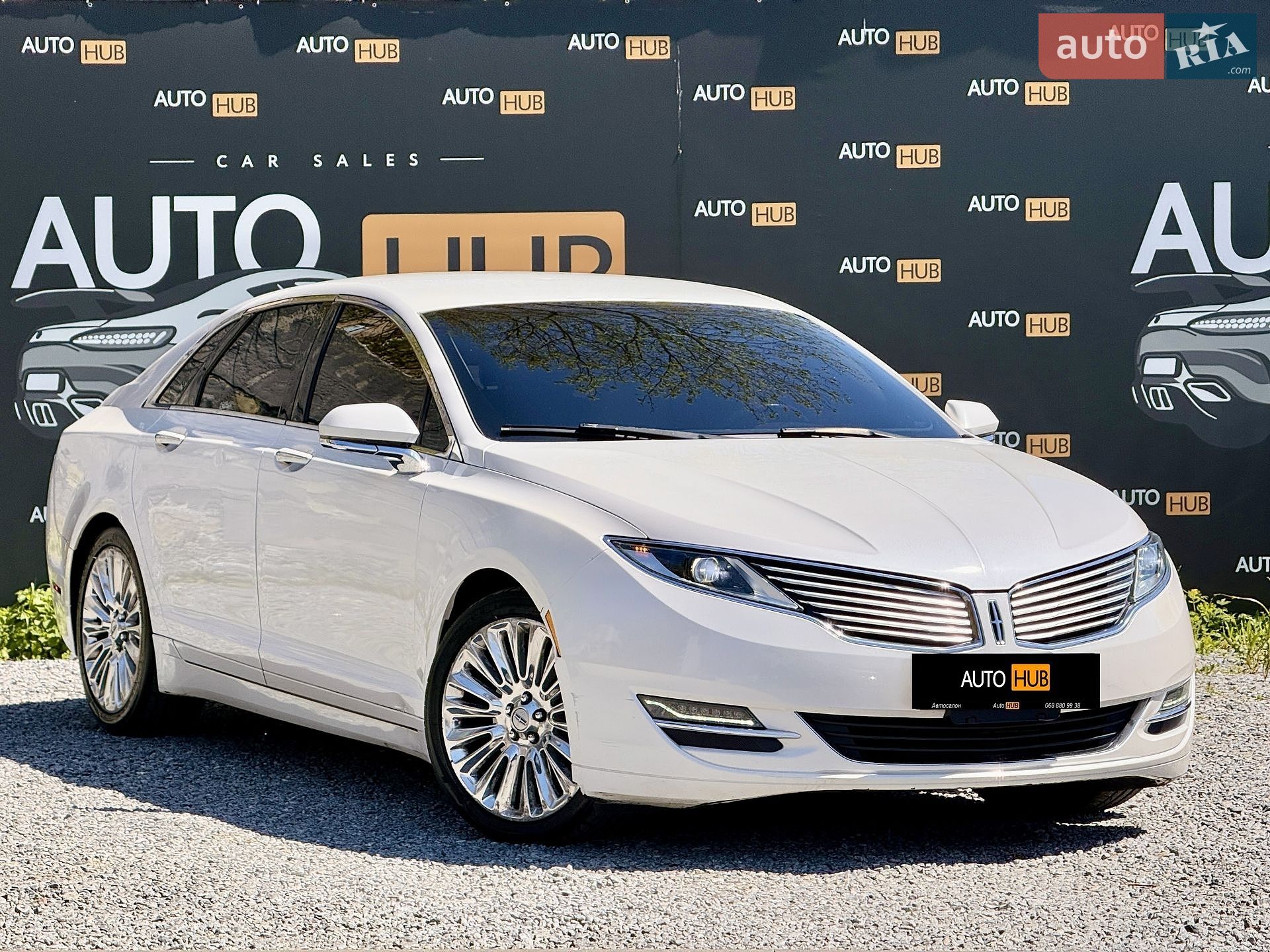 Головне фото звіту автомобіля LINCOLN MKZ 2013