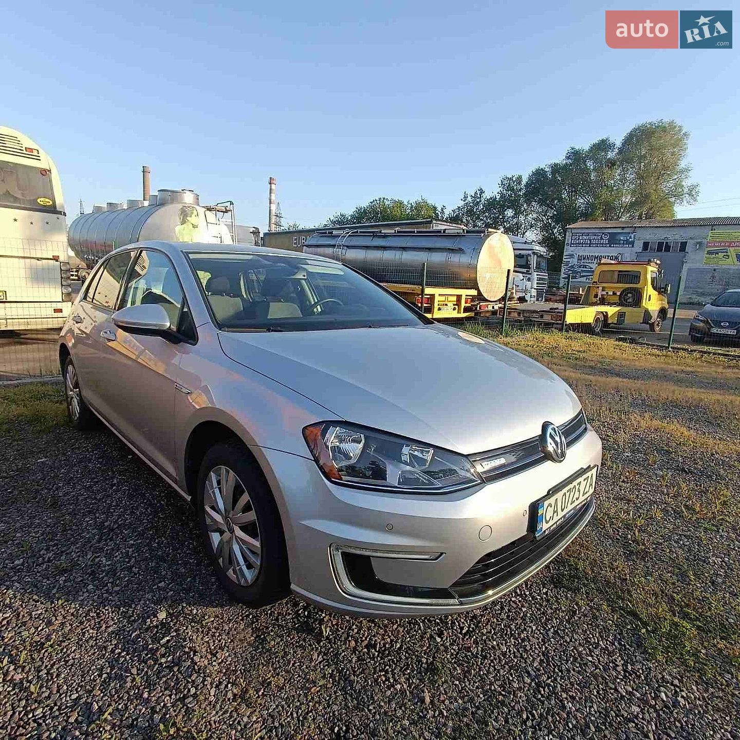 VOLKSWAGEN E-GOLF 2015