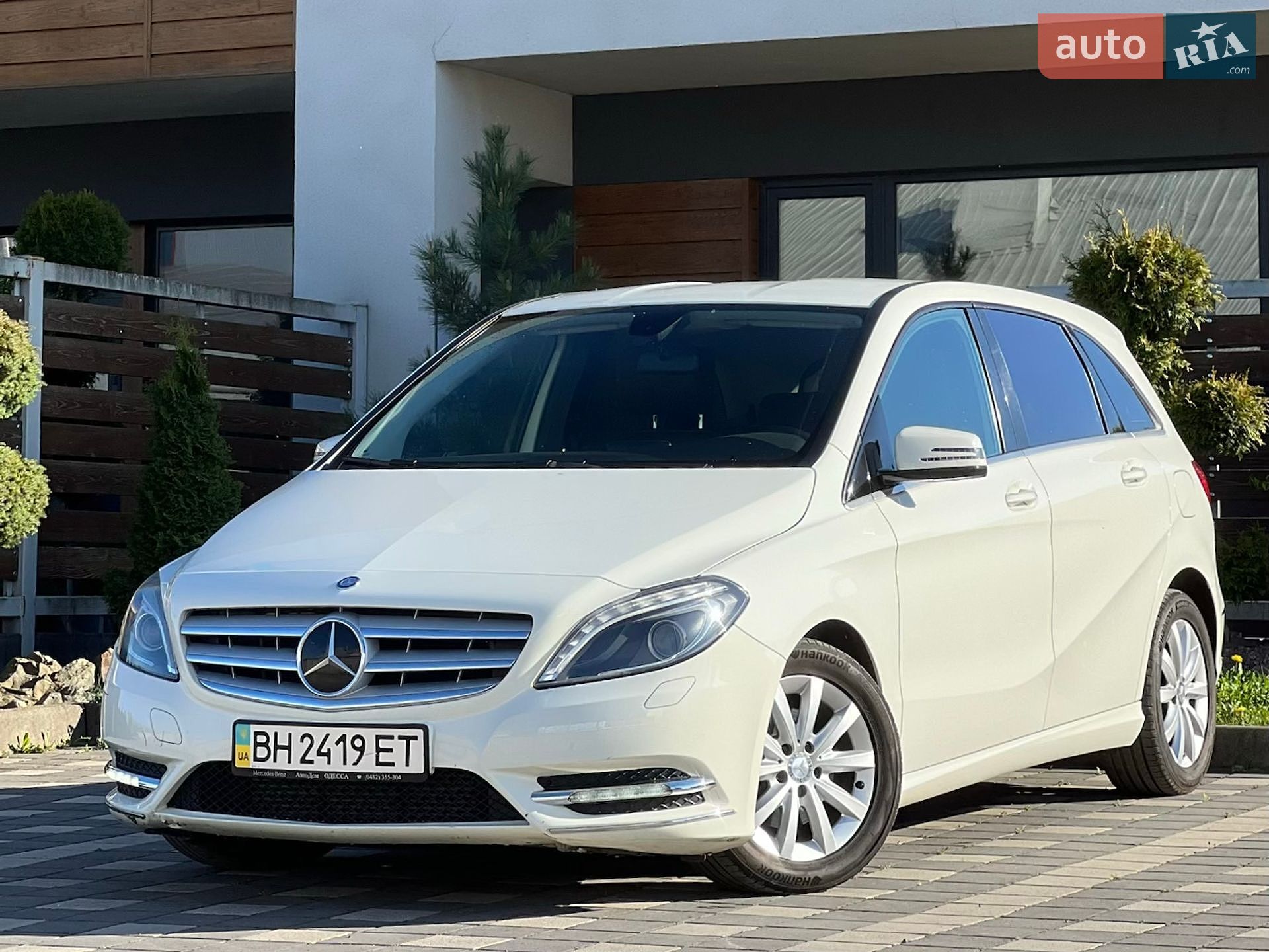 MERCEDES-BENZ B 200 2013