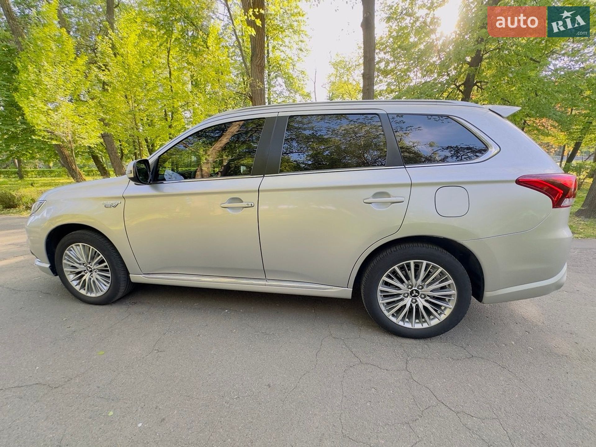 MITSUBISHI OUTLANDER 2022