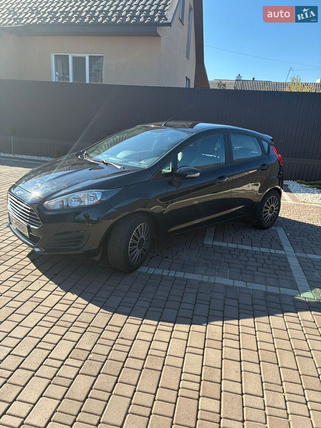 Головне фото звіту автомобіля FORD FIESTA 2013
