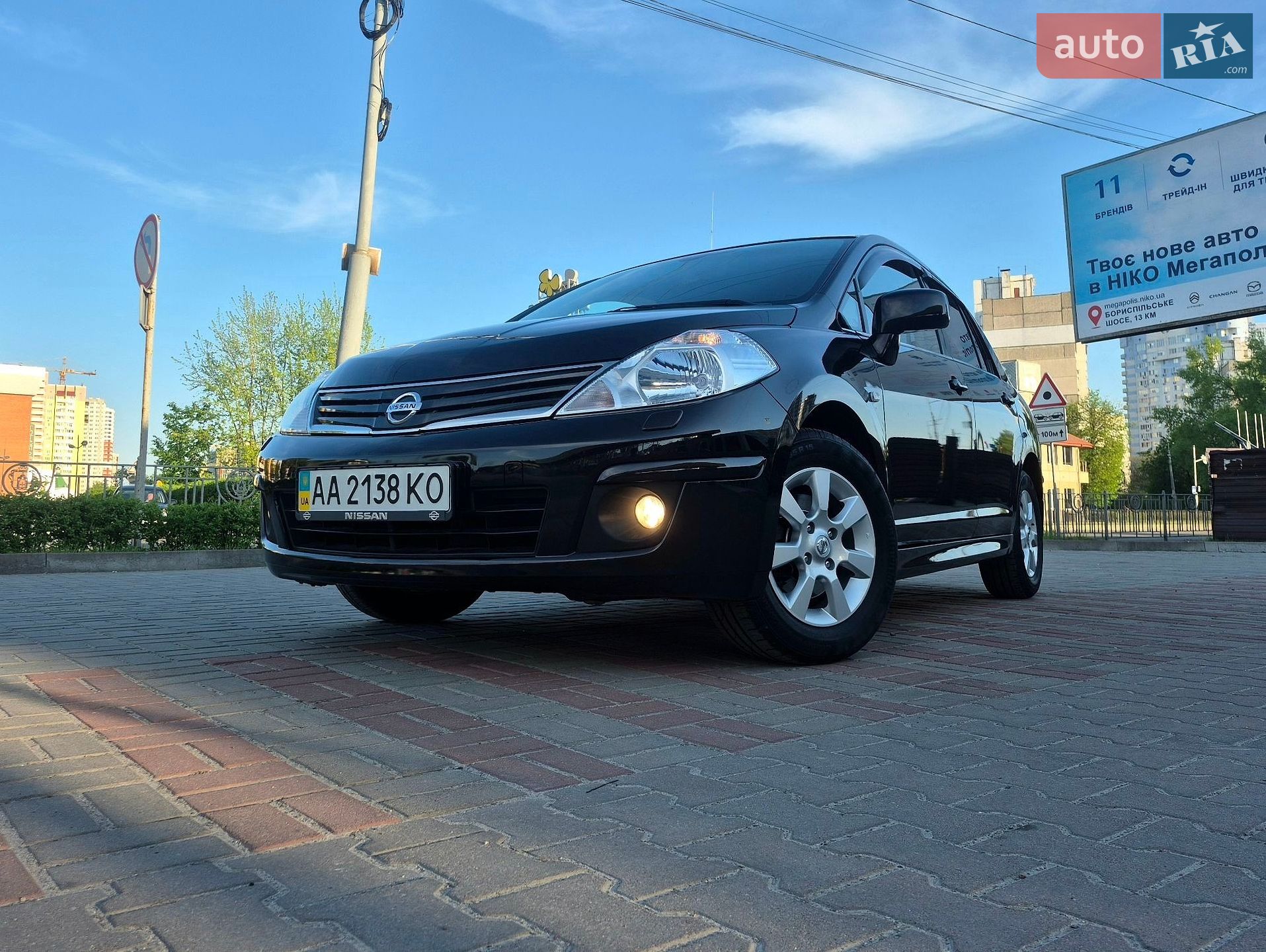 NISSAN TIIDA 2011