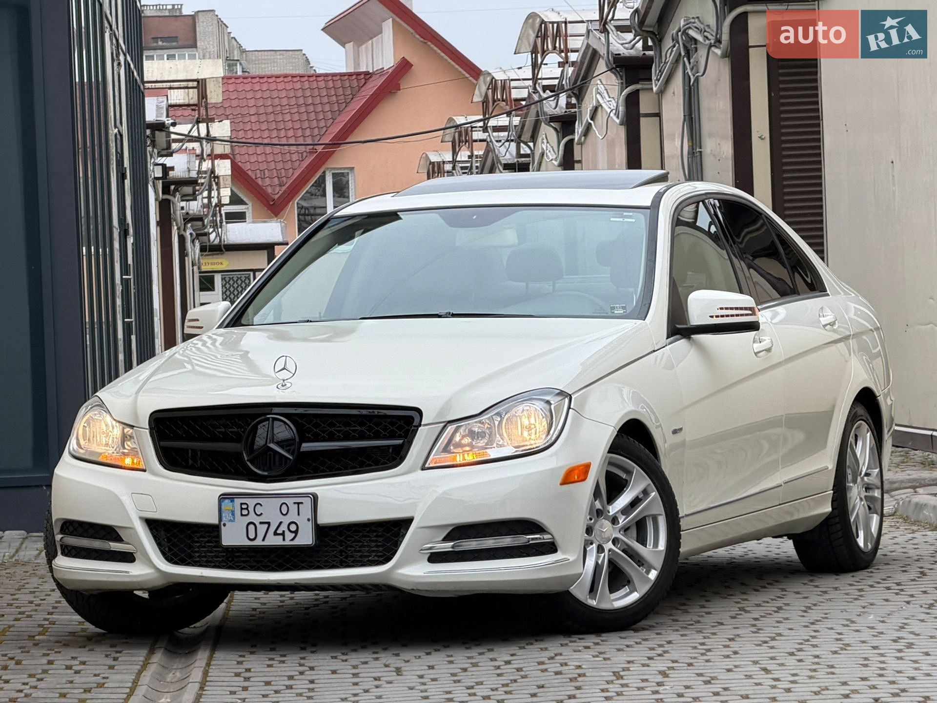 Головне фото звіту автомобіля MERCEDES-BENZ C 250 2011