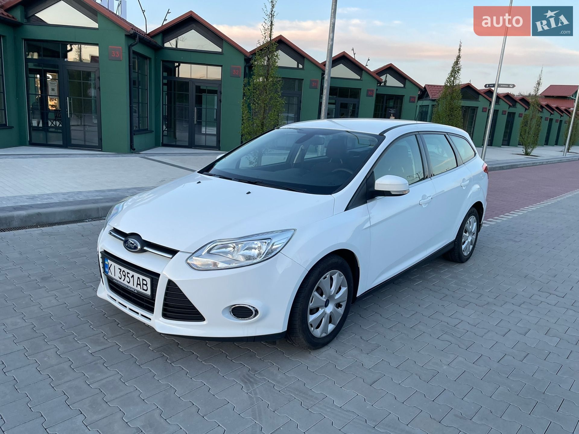 Головне фото звіту автомобіля FORD FOCUS 2013