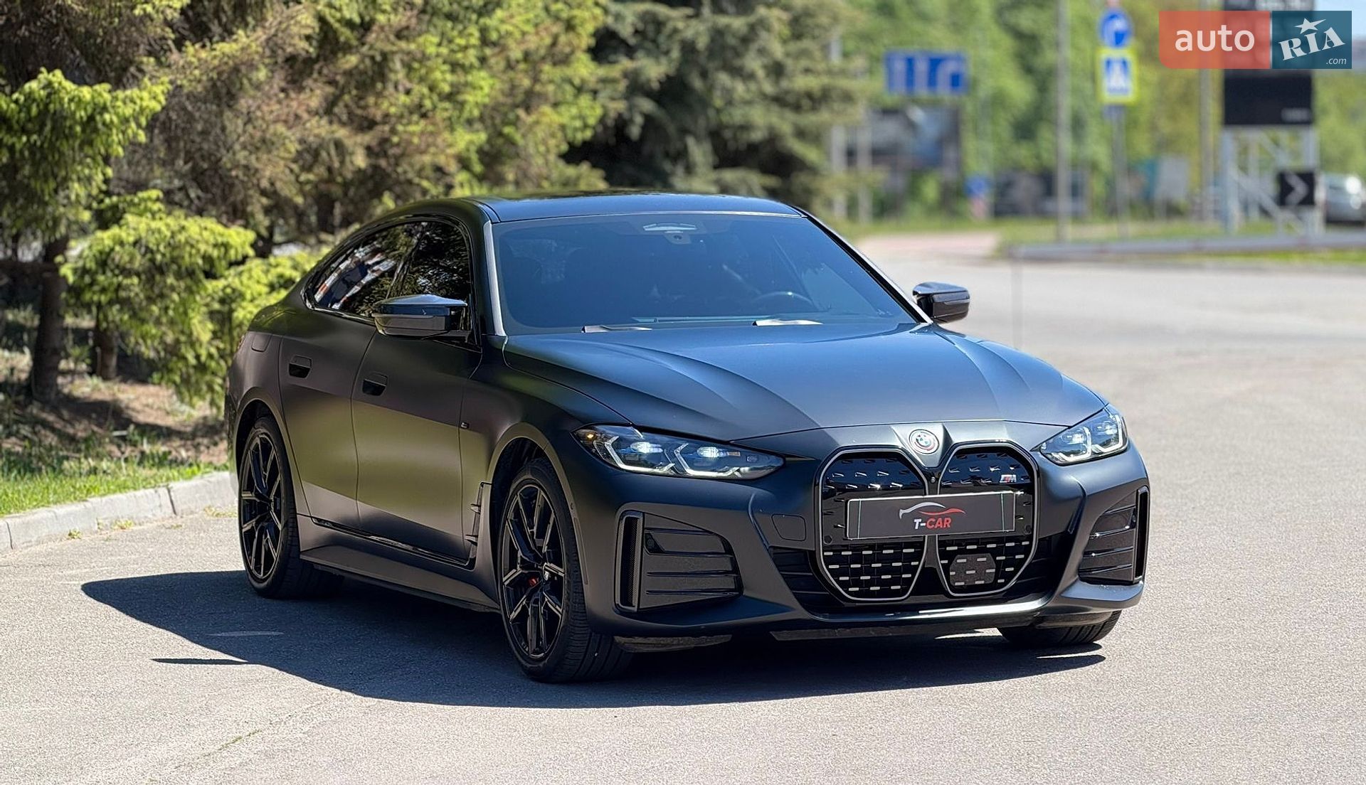 Головне фото звіту автомобіля BMW I4 2022