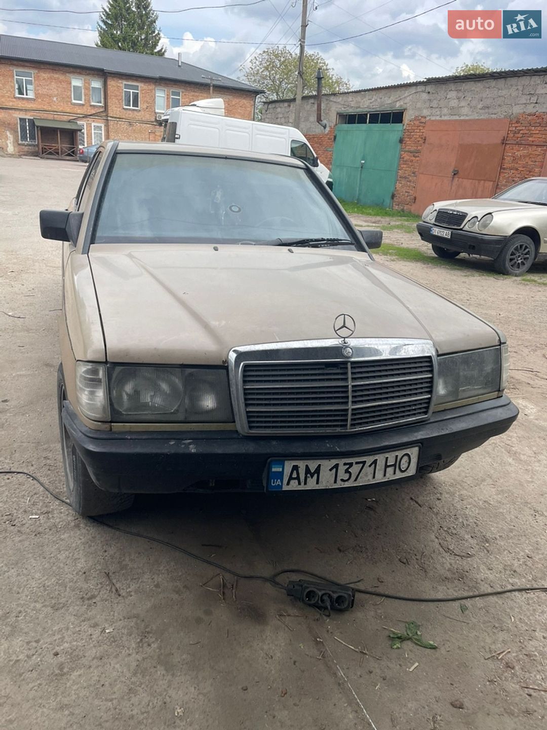 MERCEDES-BENZ 190 1986