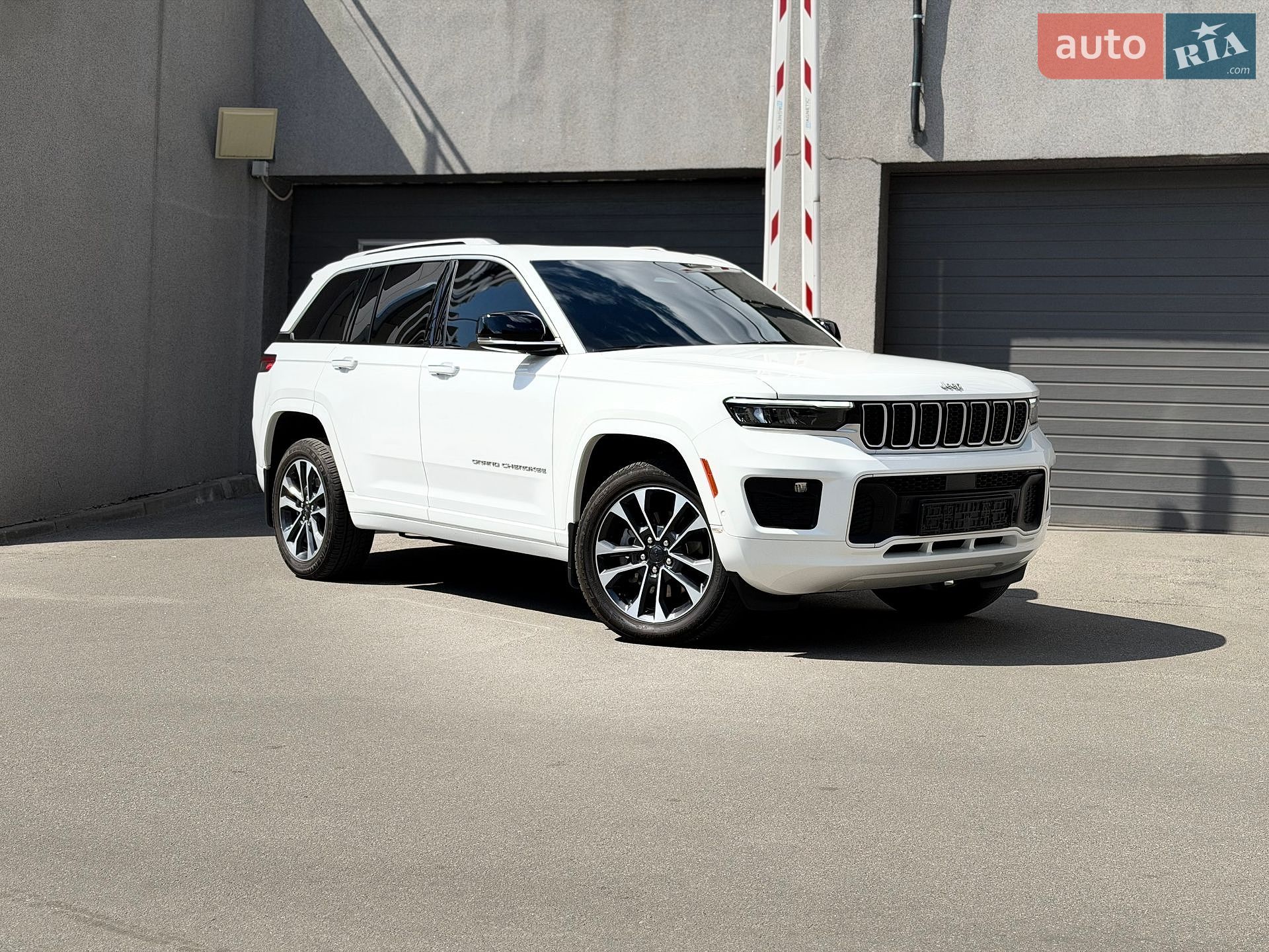 JEEP GRAND CHEROKEE 2023