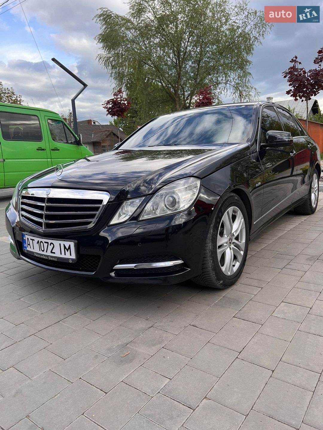 Головне фото звіту автомобіля MERCEDES-BENZ E 220 2011