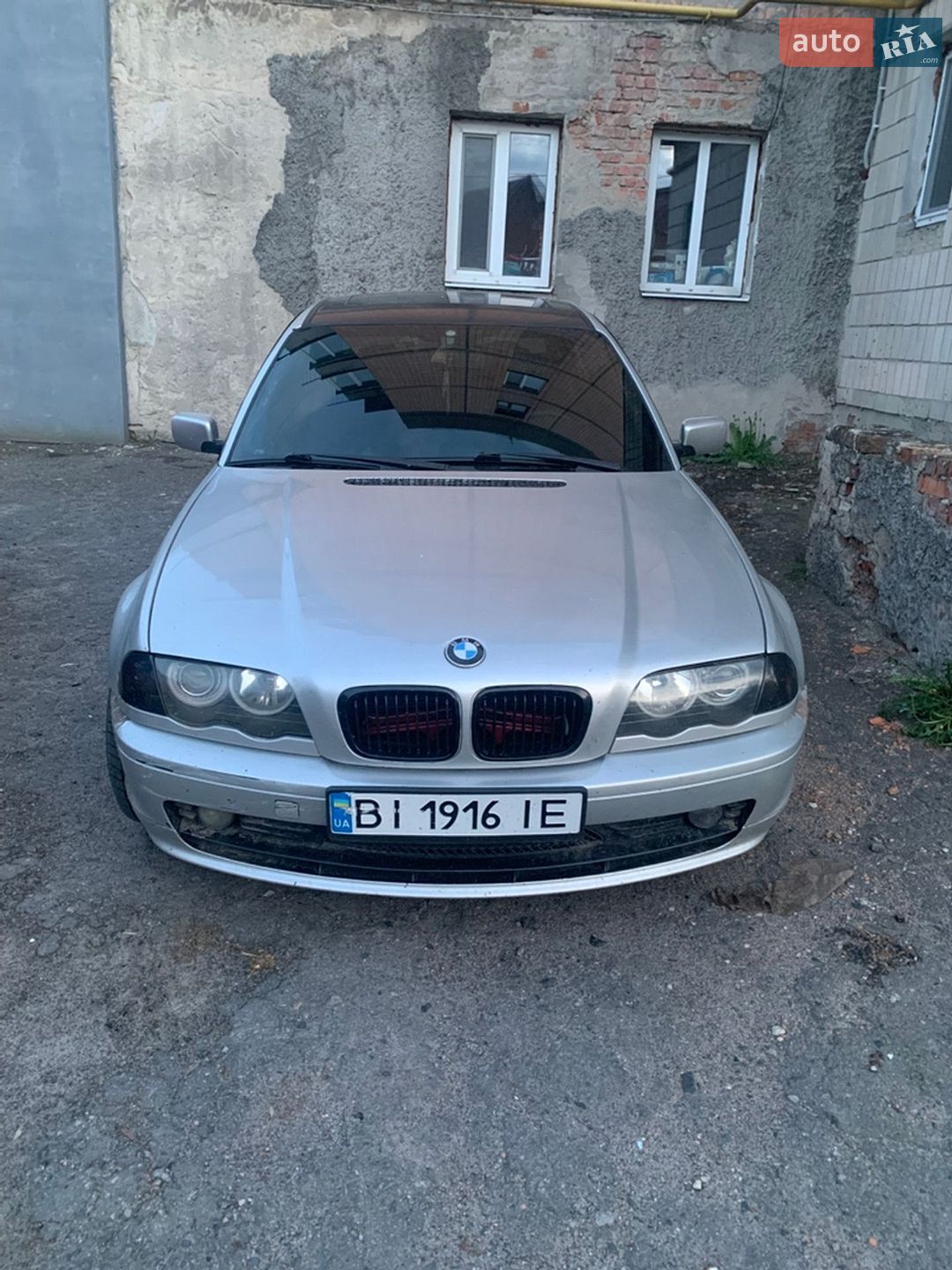 Головне фото звіту автомобіля BMW 320I 2001
