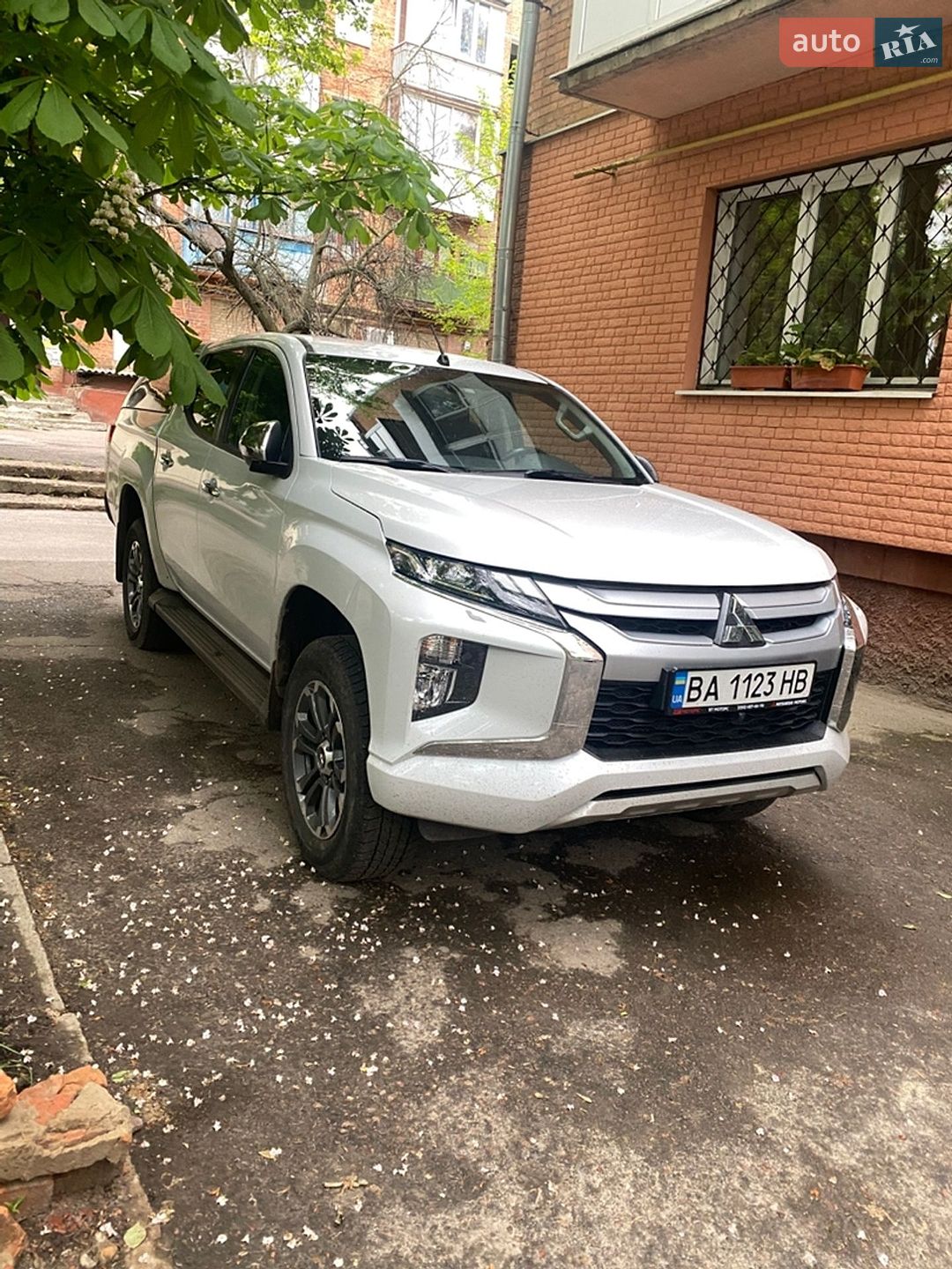MITSUBISHI L 200 2023