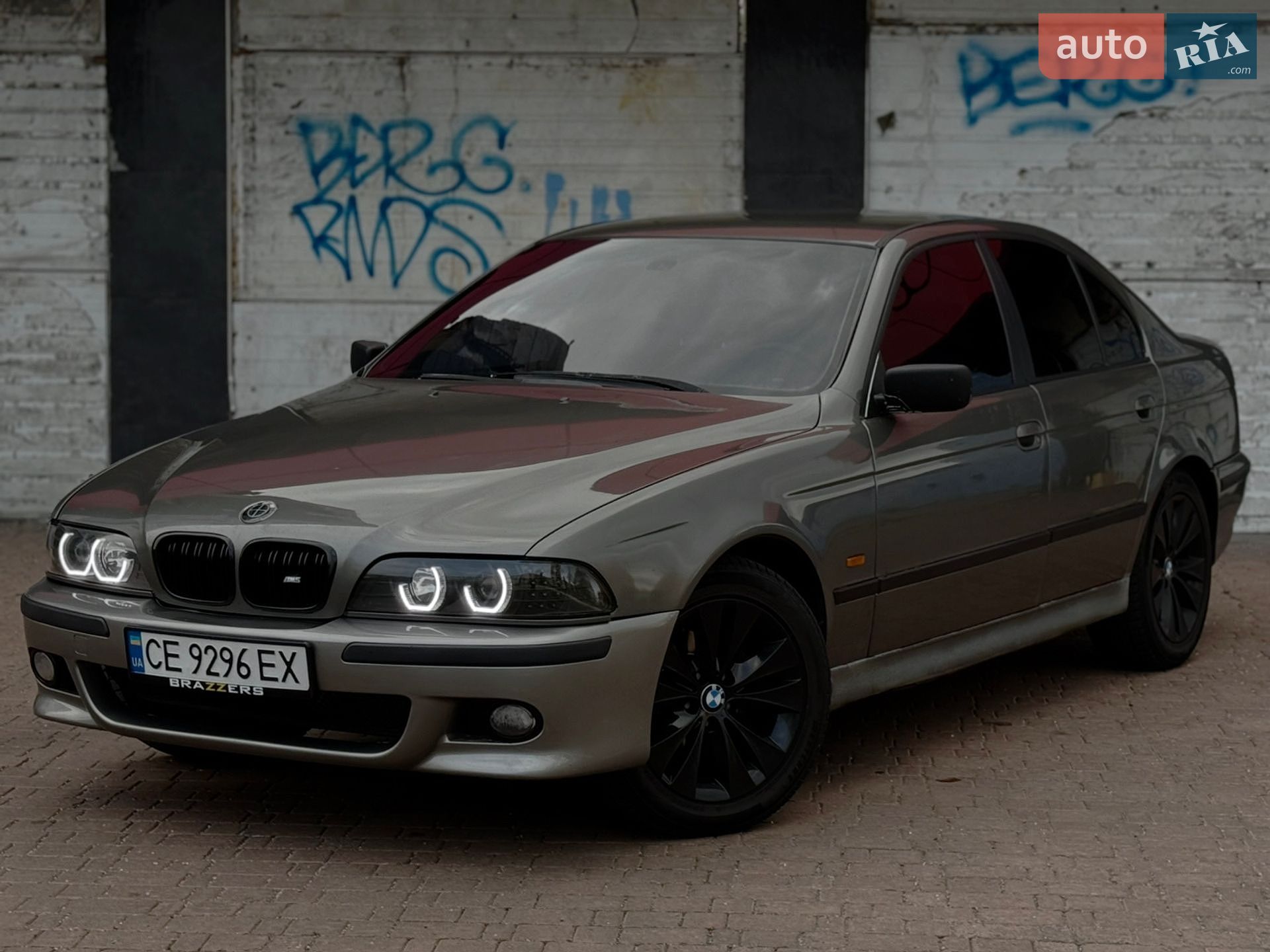 Головне фото звіту автомобіля BMW 528 1997