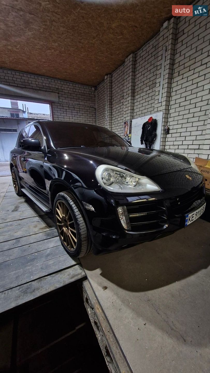 PORSCHE CAYENNE