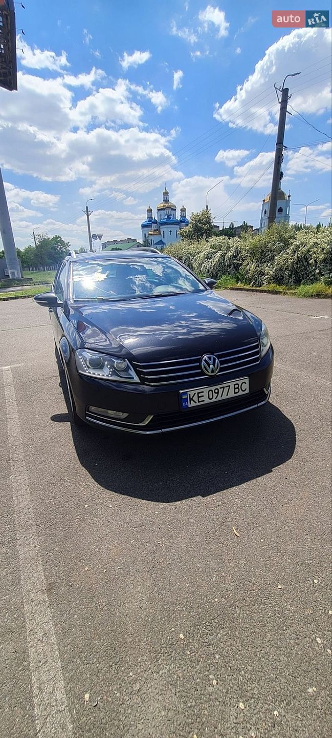 VOLKSWAGEN PASSAT 2013