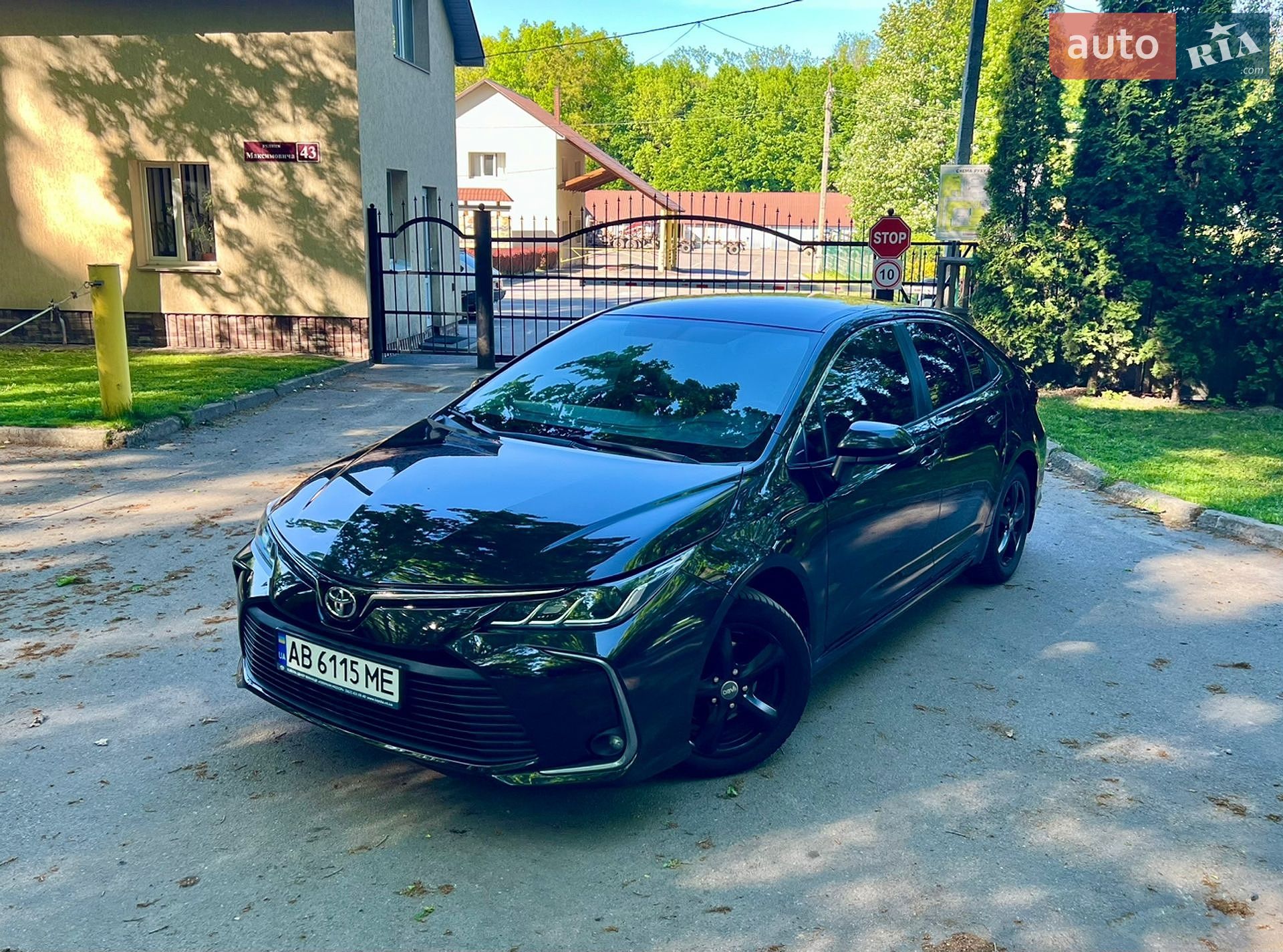 Головне фото звіту автомобіля TOYOTA COROLLA 2019