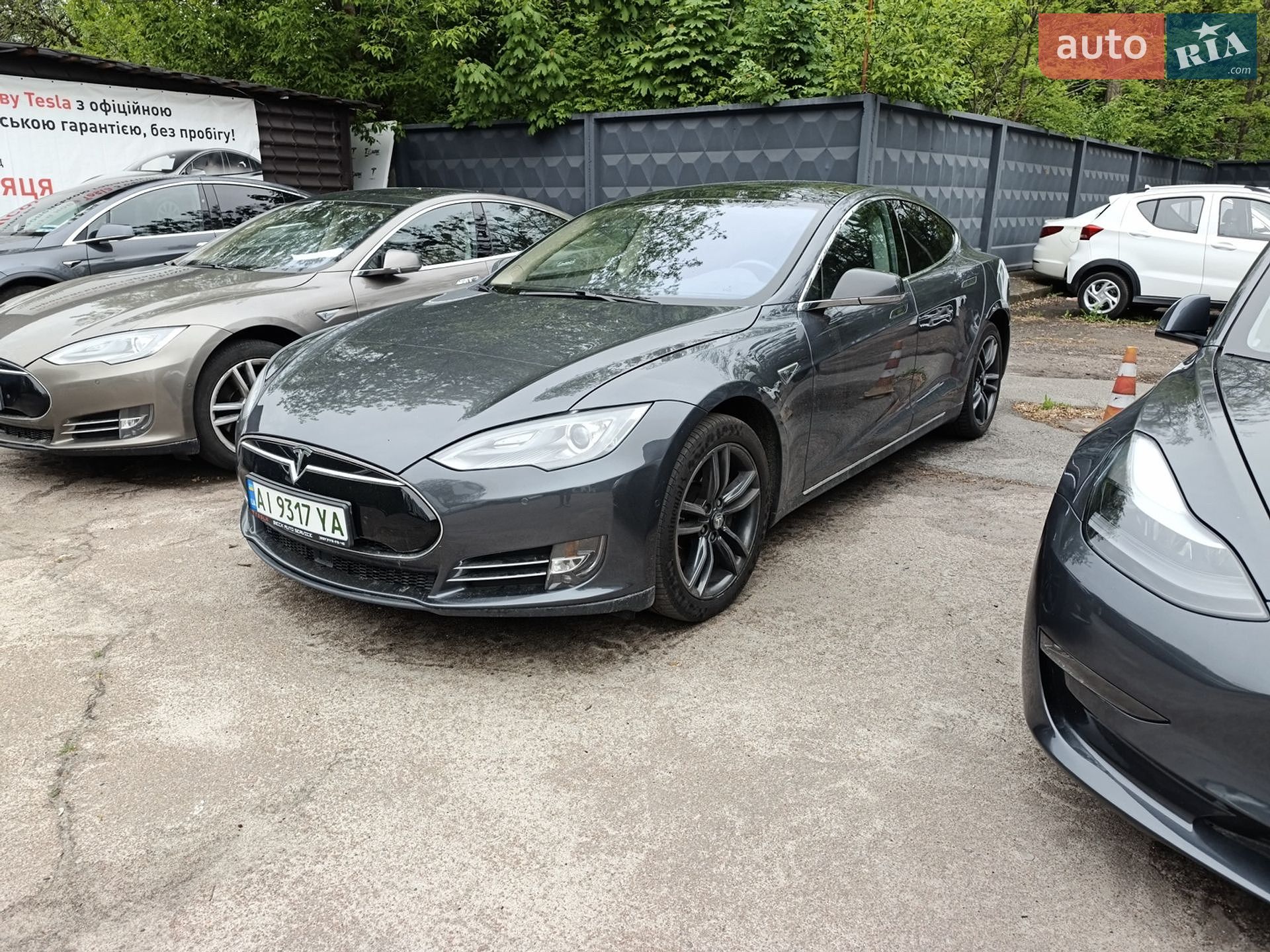 Головне фото звіту автомобіля TESLA MODEL S 2015