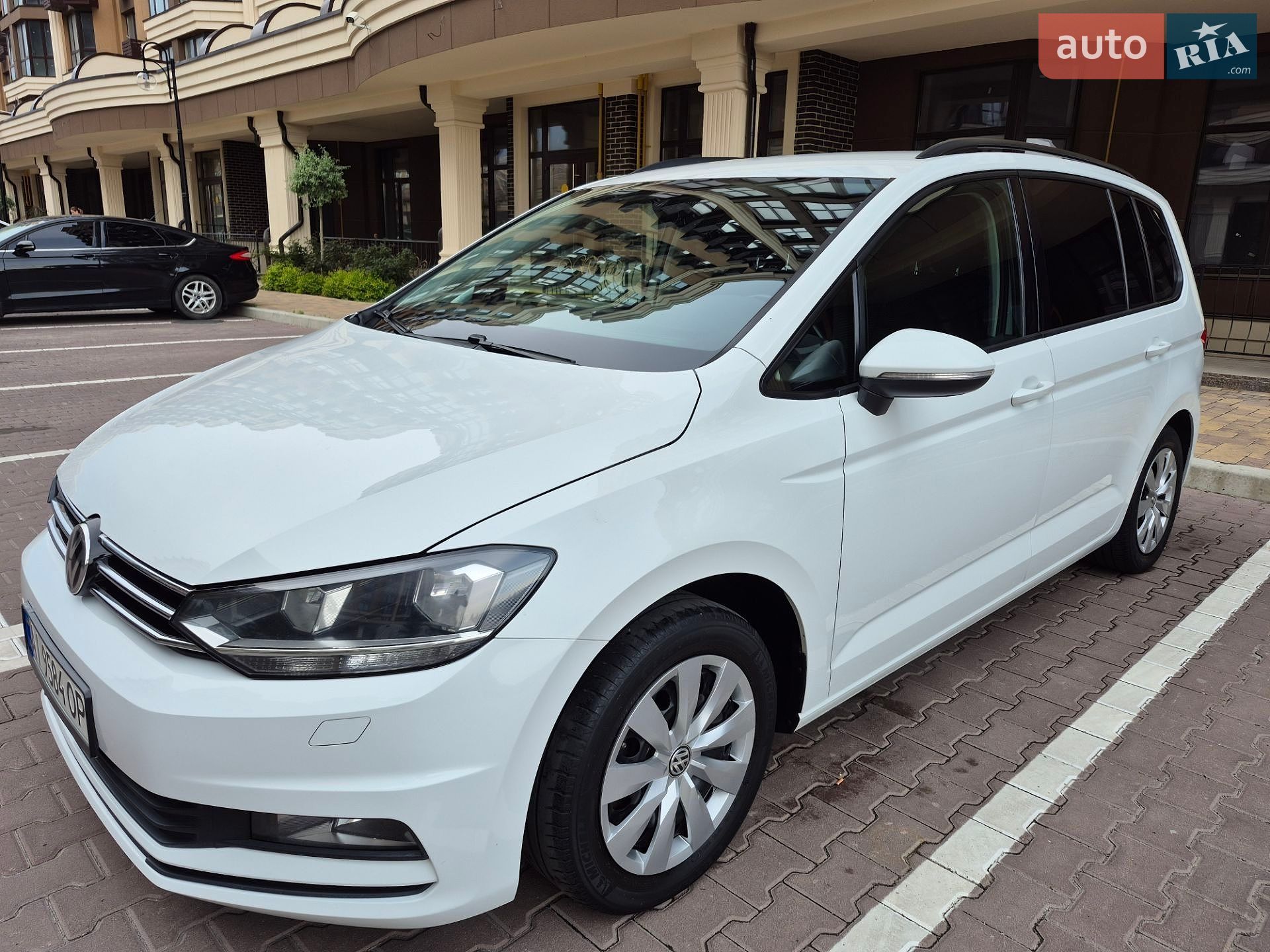 VOLKSWAGEN TOURAN 2015