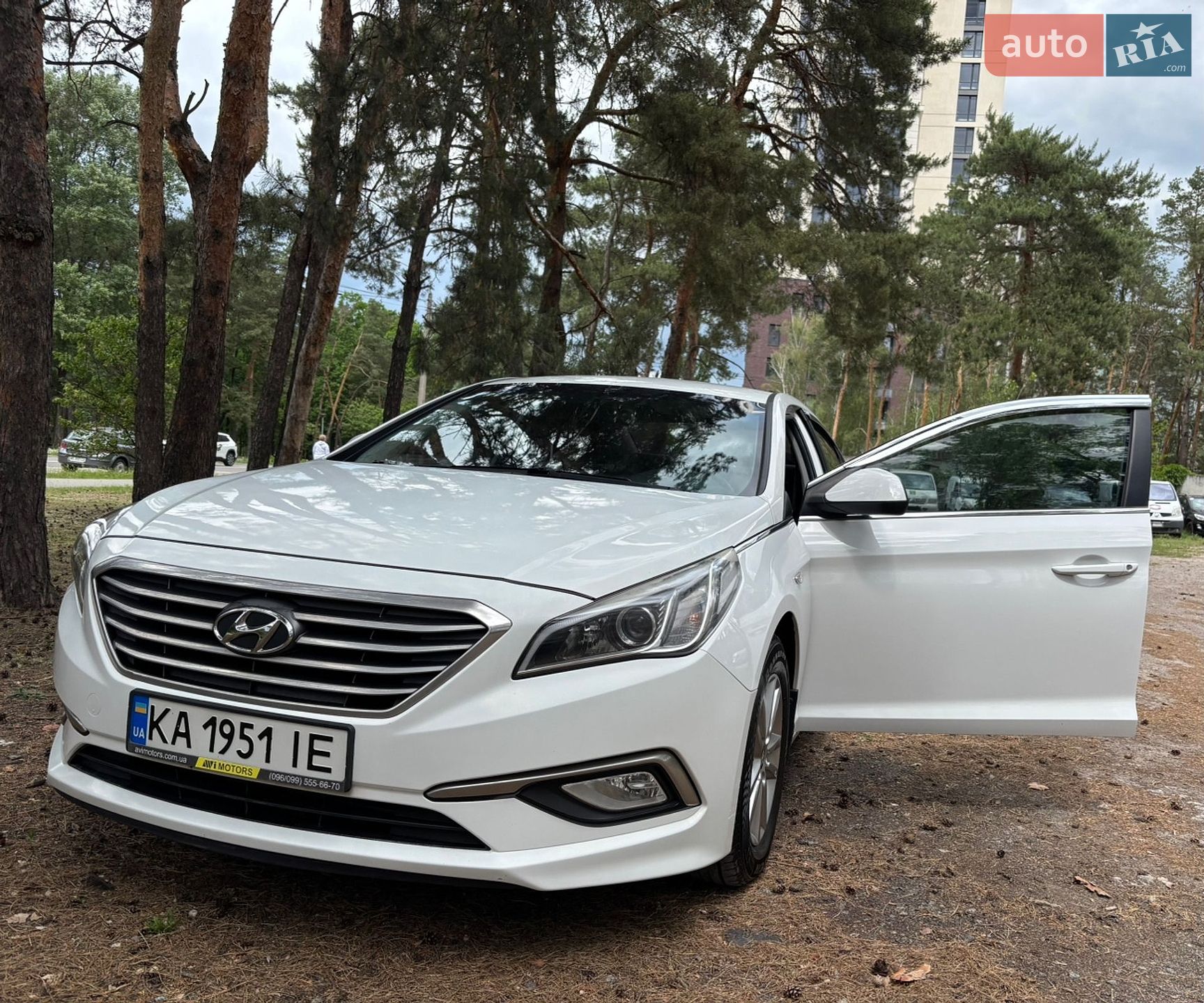 Головне фото звіту автомобіля HYUNDAI SONATA 2016