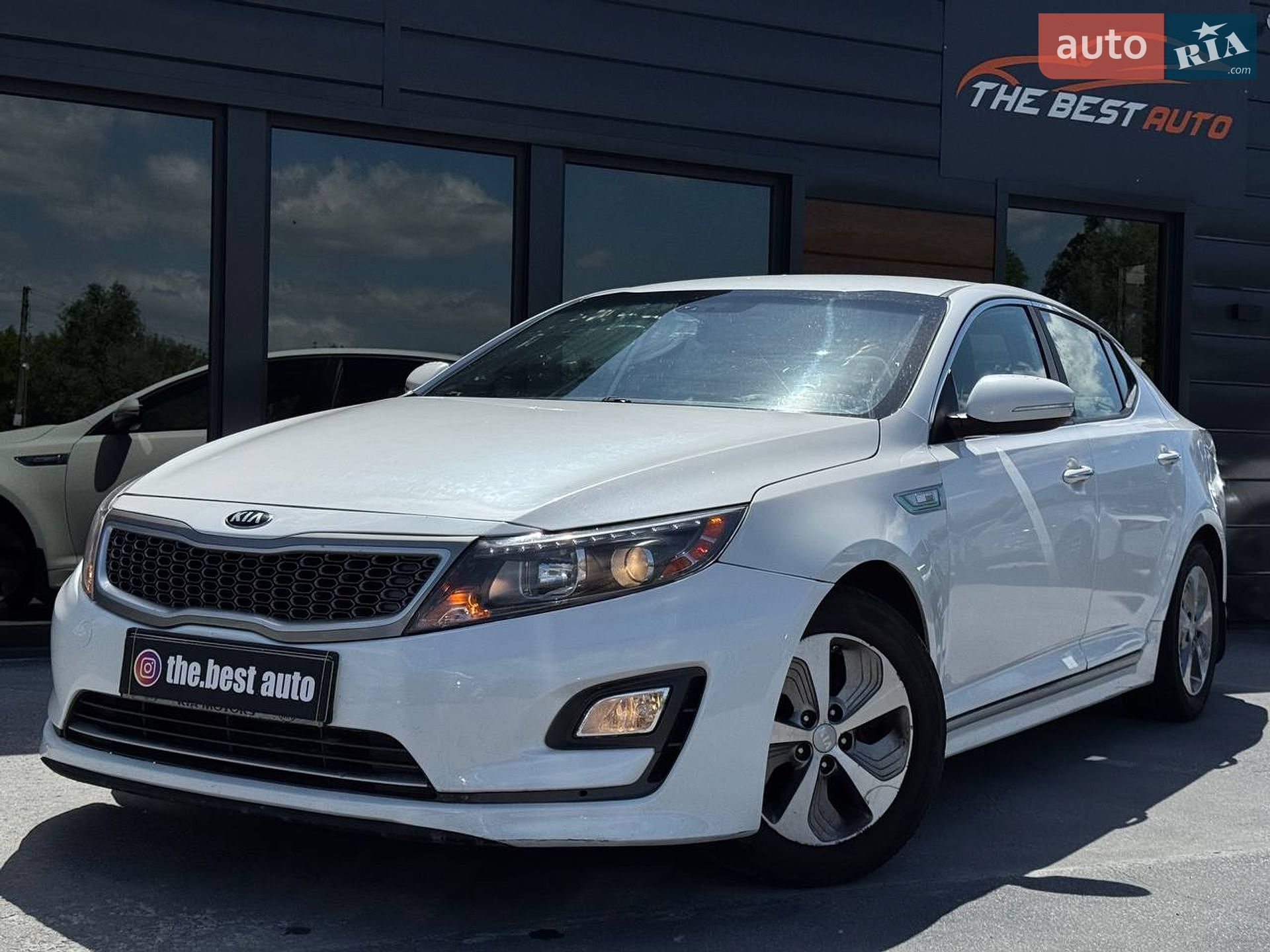 Головне фото звіту автомобіля KIA OPTIMA 2015
