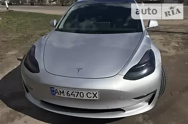 Tesla Model 3 2018 - пробіг 107 тис. км