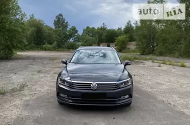 Volkswagen Passat  2018 - пробіг 252 тис. км