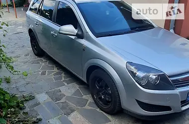 Opel Astra 2010 - пробіг 200 тис. км