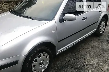 Volkswagen Golf 2004 - пробег 151 тыс. км