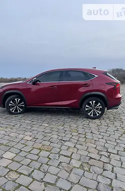 Lexus NX 2018 - пробіг 60 тис. км