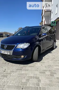 Volkswagen Touran 2008 - пробег 276 тыс. км