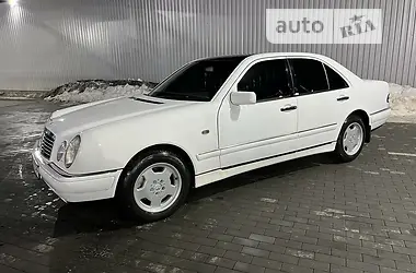 Mercedes-Benz E-Class 1999 - пробег 500 тыс. км