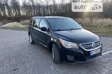 Volkswagen Routan SE 2011 - пробіг 251 тис. км